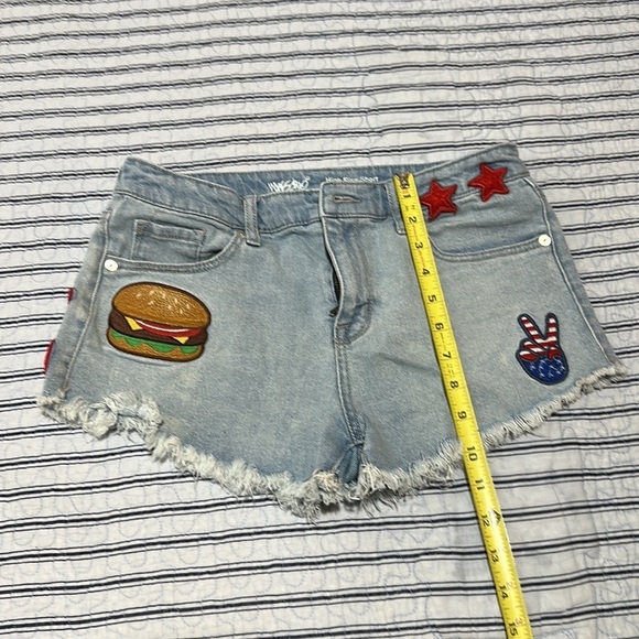 Mossimo Women's Jean Distressed Denim High Rise short Size 6/28 - Picture 7 of 11